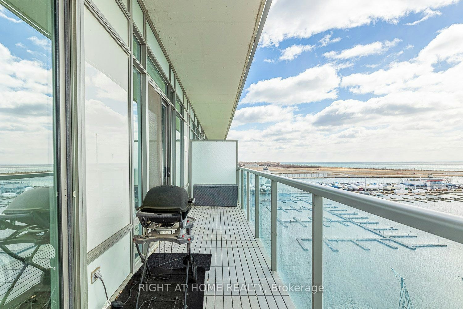 915-90 Stadium Road, Toronto, ON, M5V 3W5 - 9