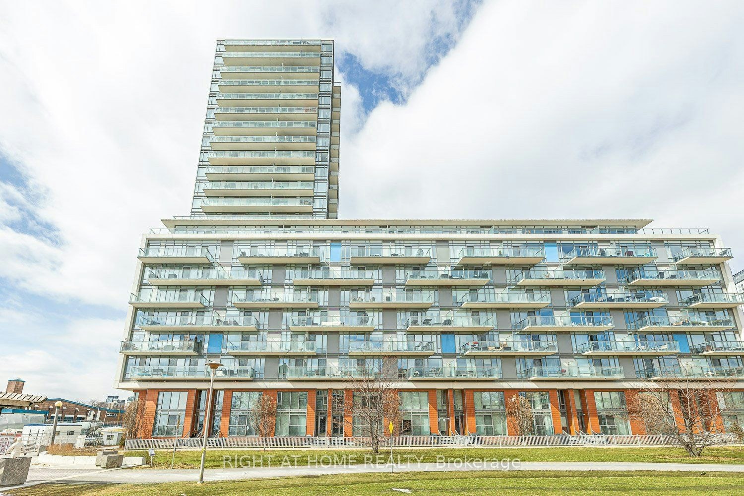 915-90 Stadium Road, Toronto, ON, M5V 3W5 - 14