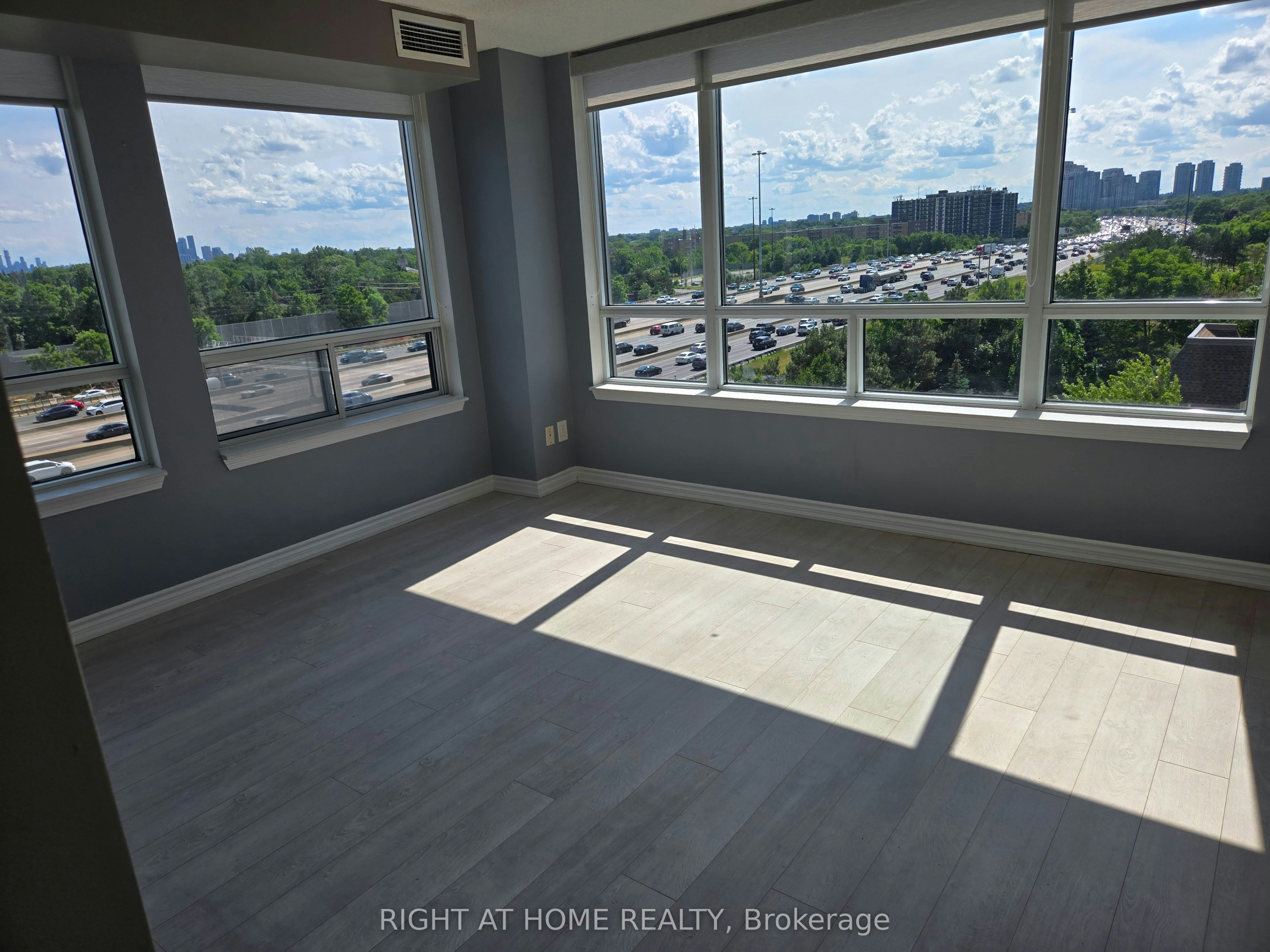 512-1 Rean Drive, Toronto, ON, M2K 3C1 - 7