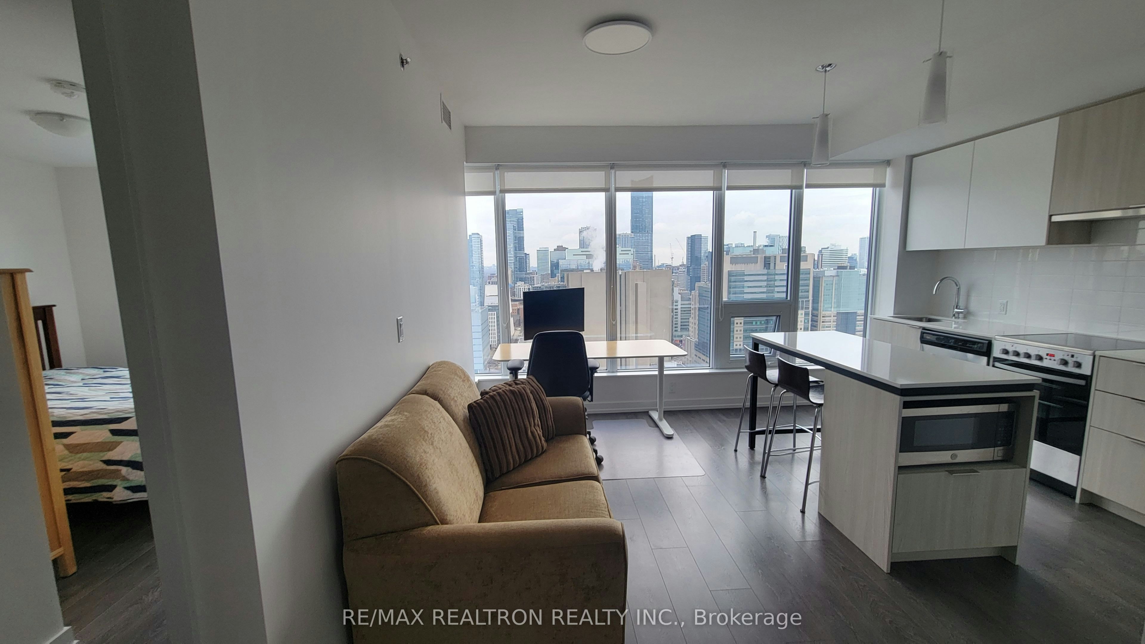 2807-203 College Street, Toronto, ON, M5T 1P9 - 2