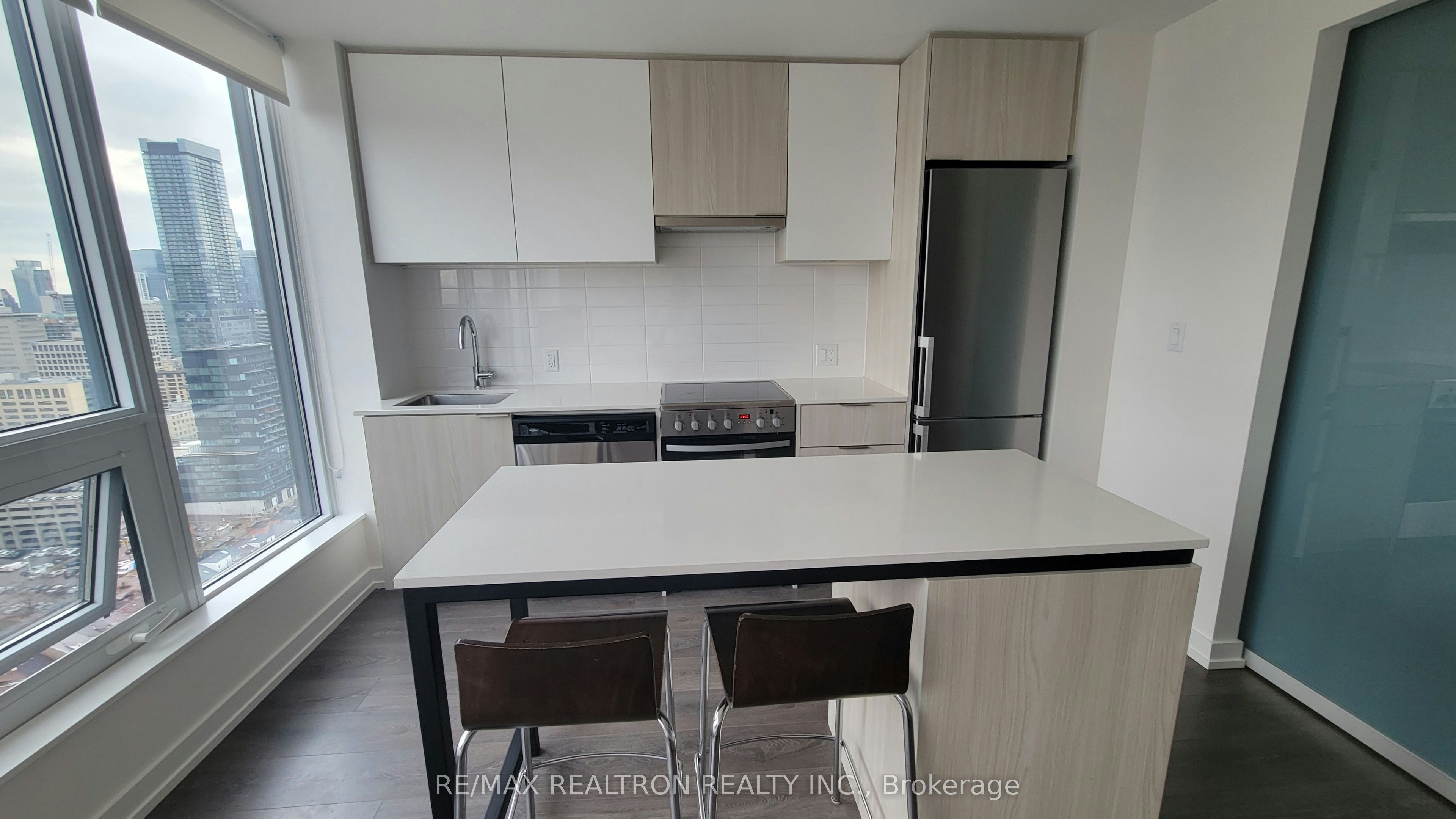 2807-203 College Street, Toronto, ON, M5T 1P9 - 5