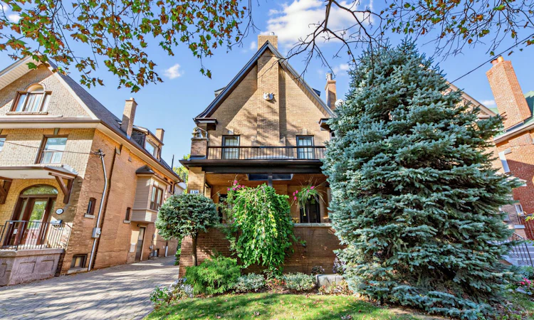126 Keewatin Avenue