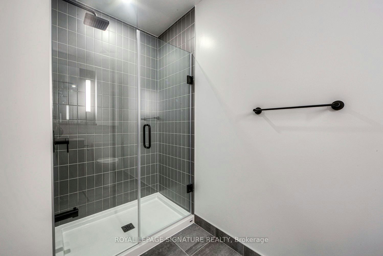 2702-5 Defries Street, Toronto, ON, M5A 0W7 - 21