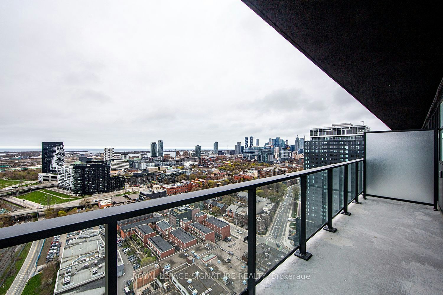 2702-5 Defries Street, Toronto, ON, M5A 0W7 - 10