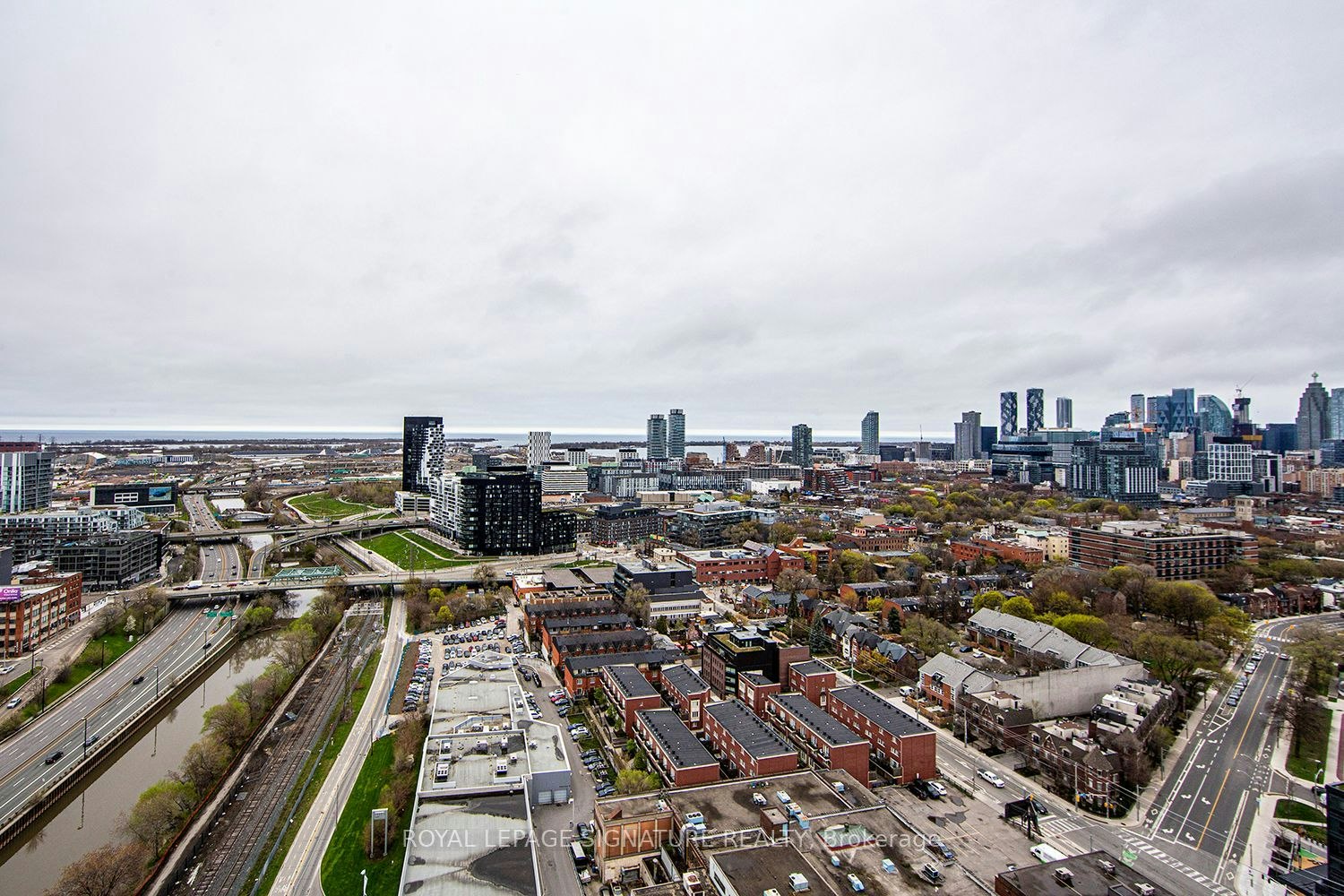 2702-5 Defries Street, Toronto, ON, M5A 0W7 - 11