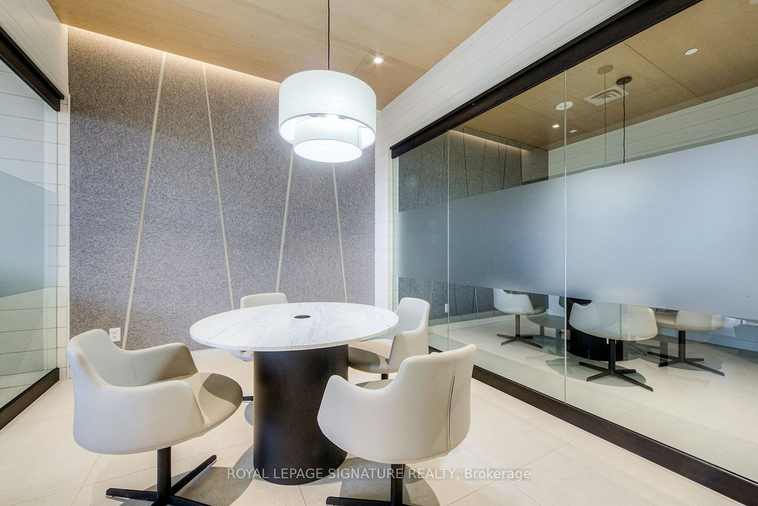 2702-5 Defries Street, Toronto, ON, M5A 0W7 - 27