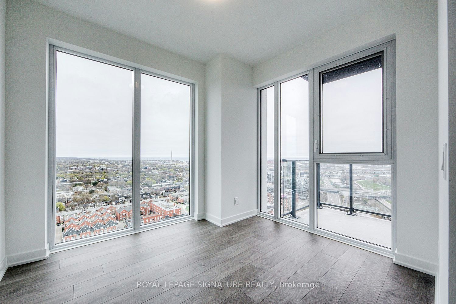 2702-5 Defries Street, Toronto, ON, M5A 0W7 - 7