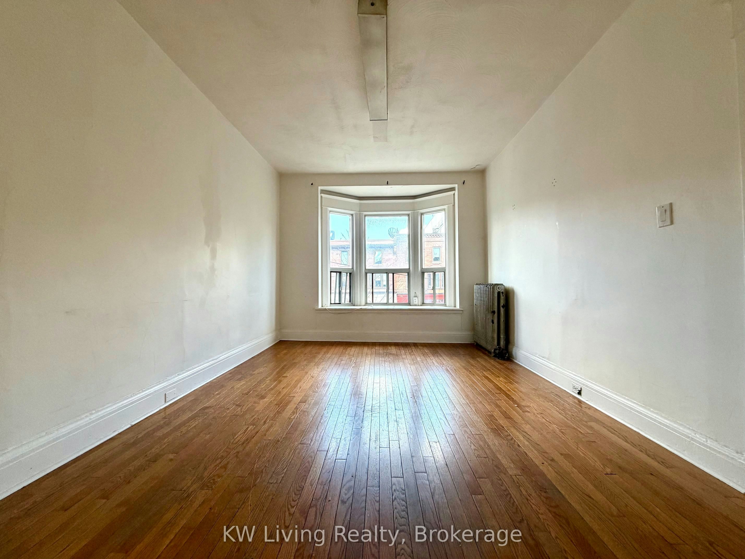 2/F-543 College Street, Toronto, ON, M6G 1A9 - 4
