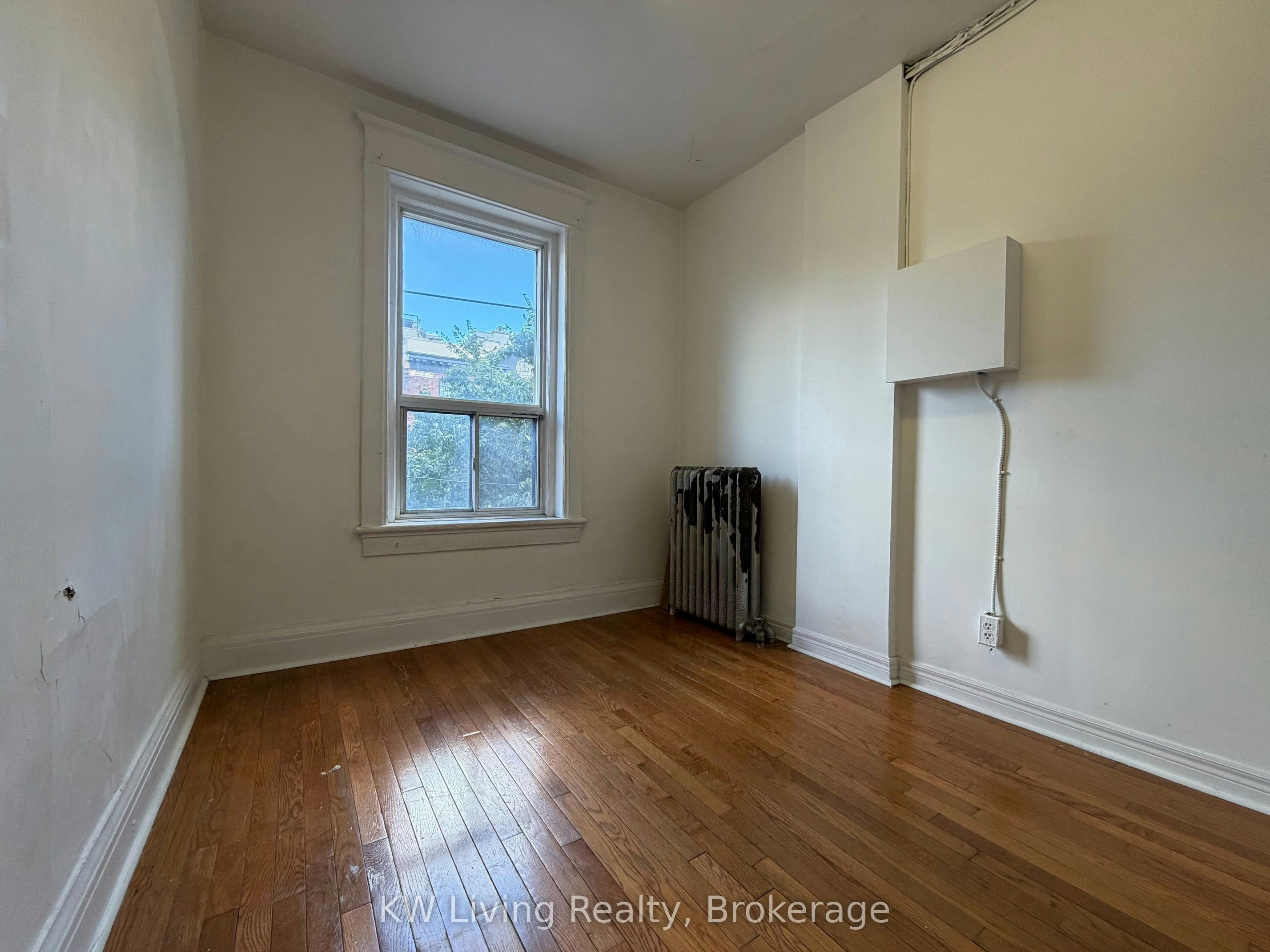 2/F-543 College Street, Toronto, ON, M6G 1A9 - 6