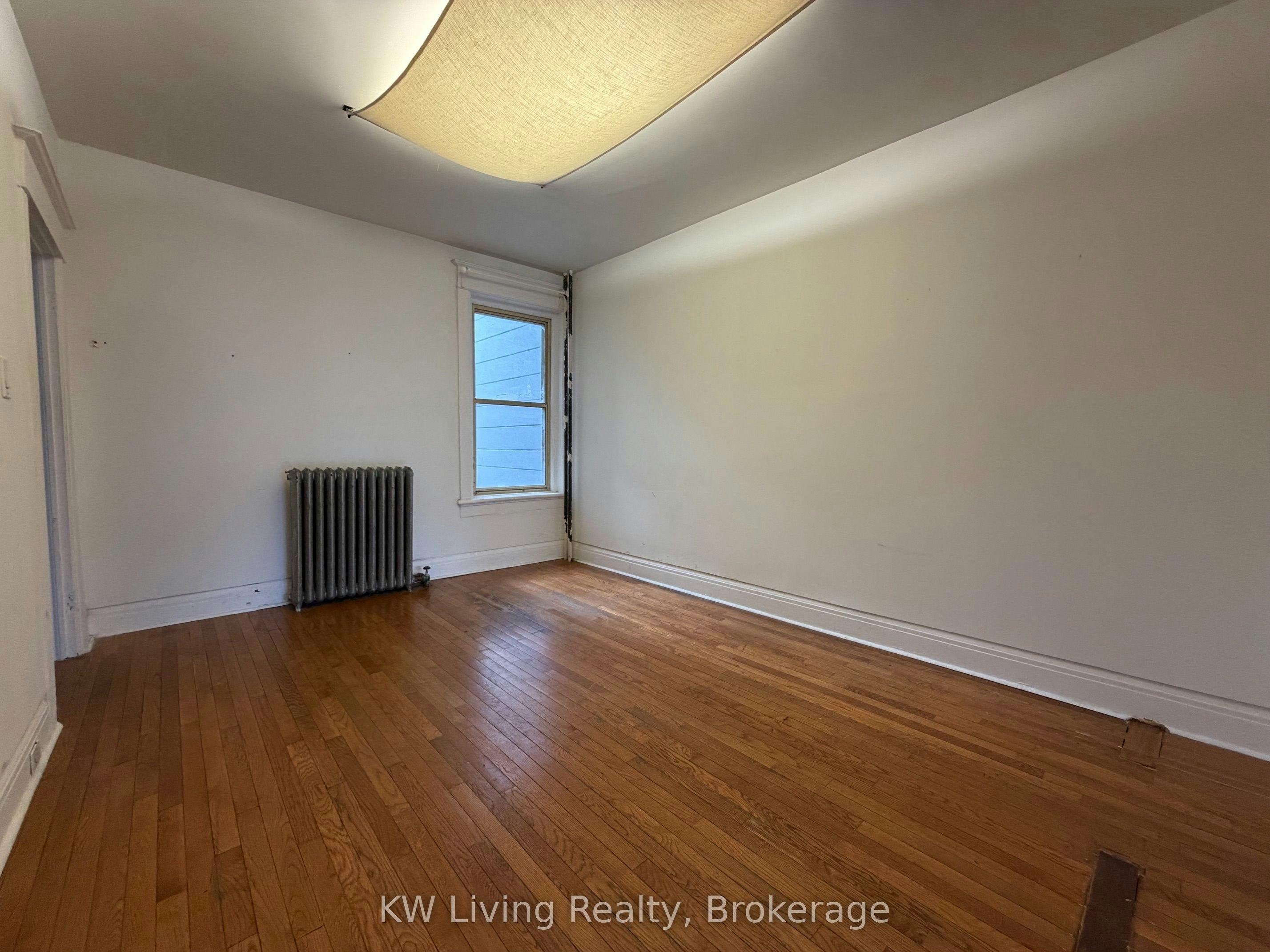 2/F-543 College Street, Toronto, ON, M6G 1A9 - 2