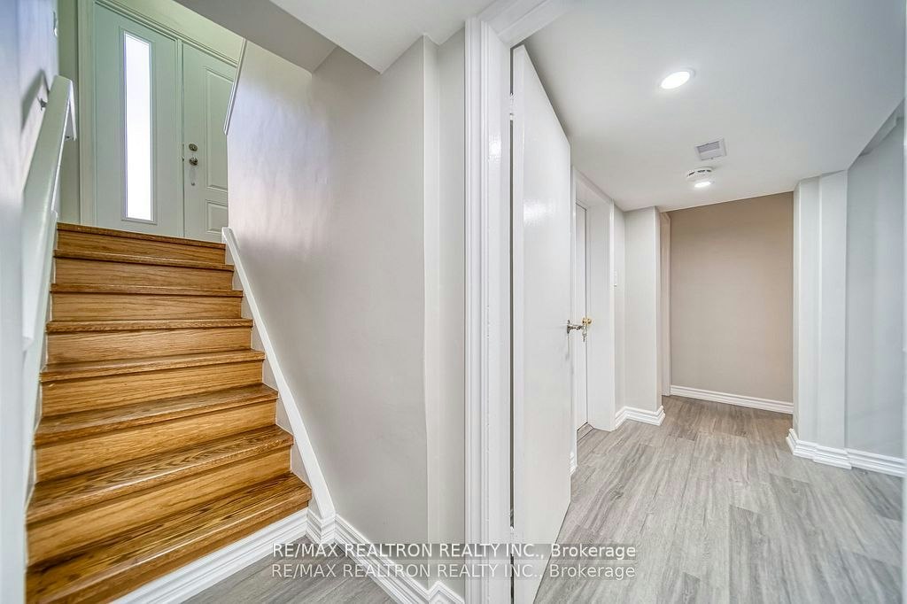 #2-36 Beaver Valley Road, Toronto, ON, M3H 4S1 - 4