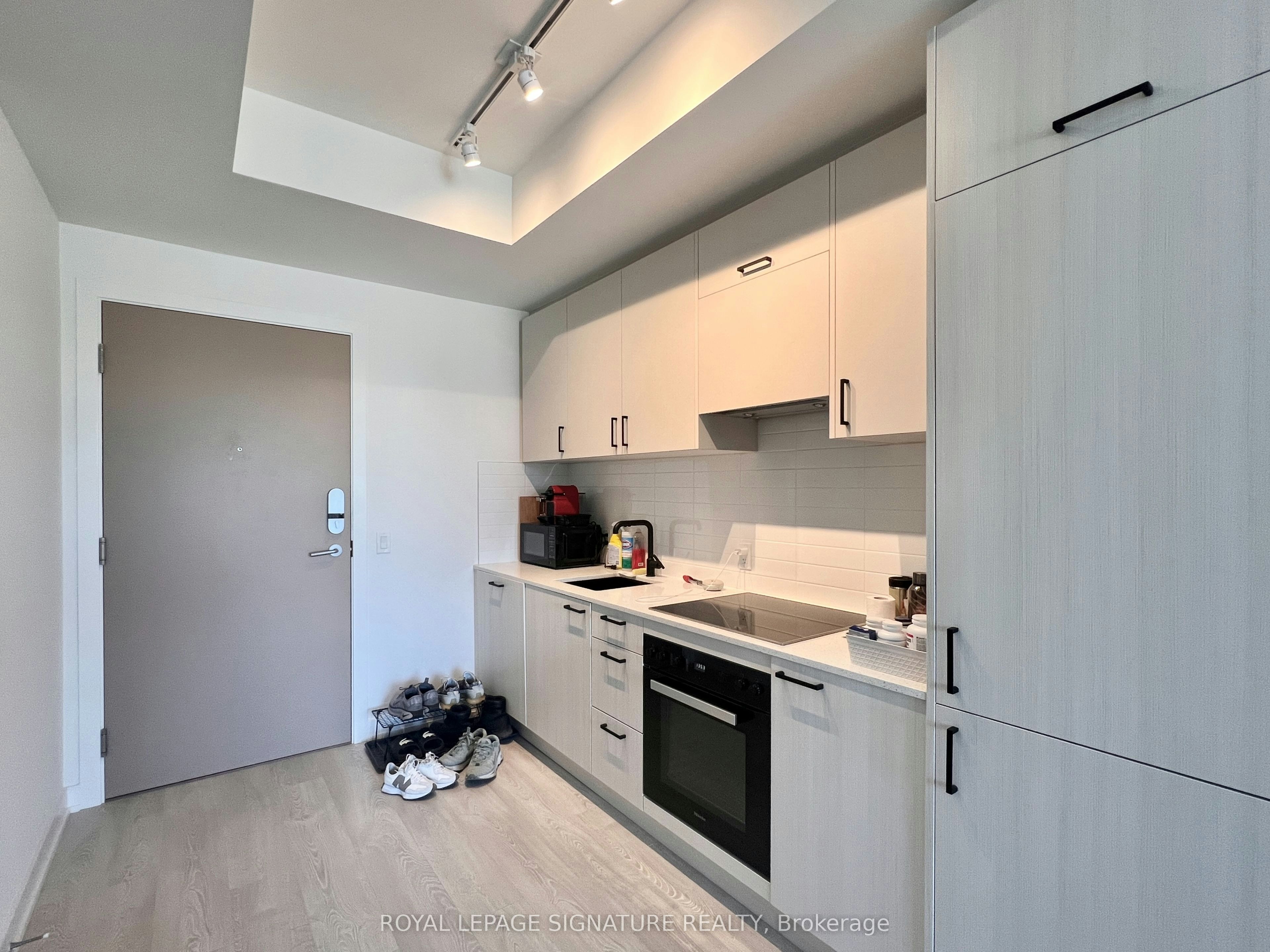 322-1 Kyle Lowry Road, Toronto, ON, M3C 0S6 - 20