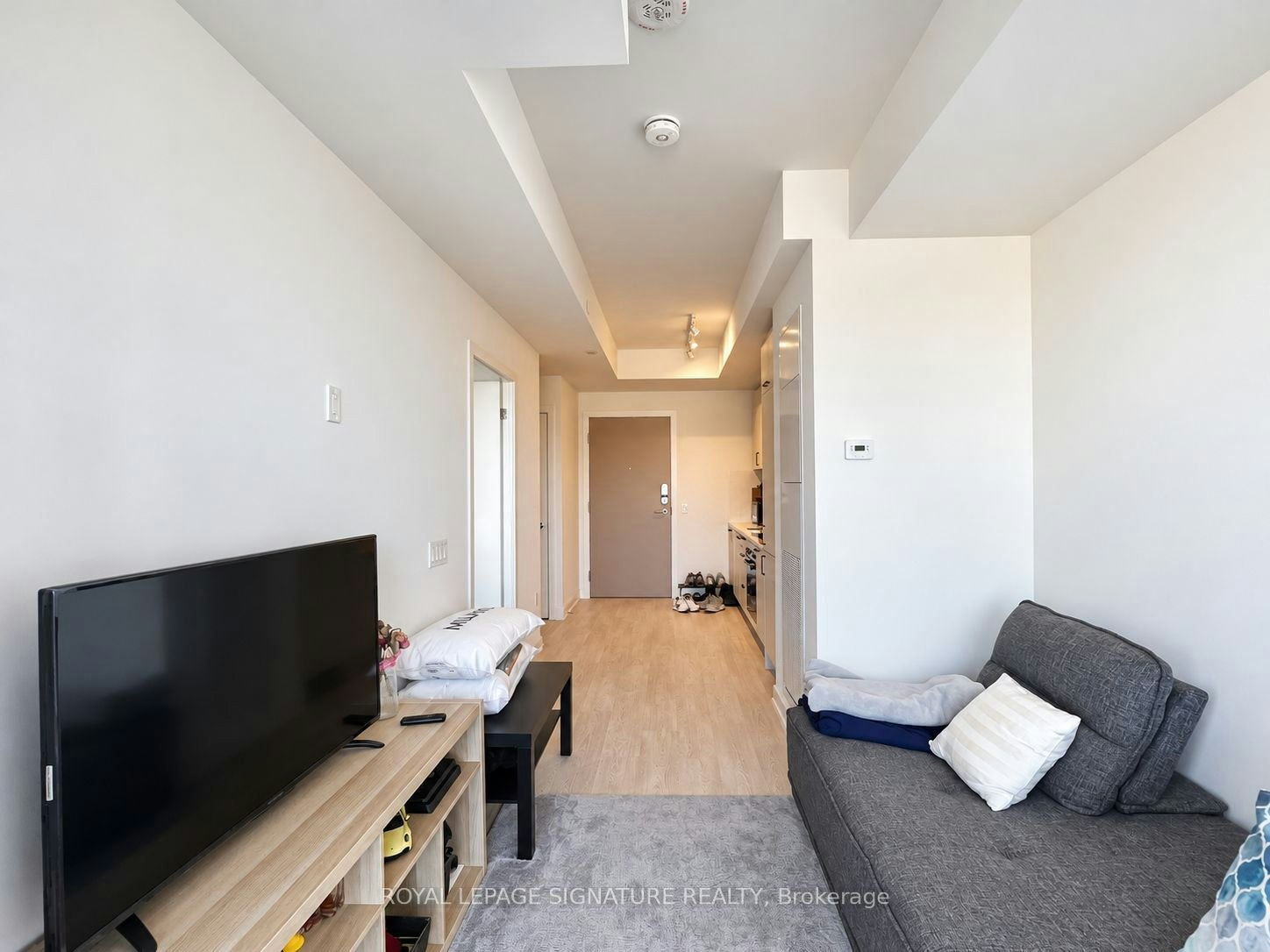 322-1 Kyle Lowry Road, Toronto, ON, M3C 0S6 - 9