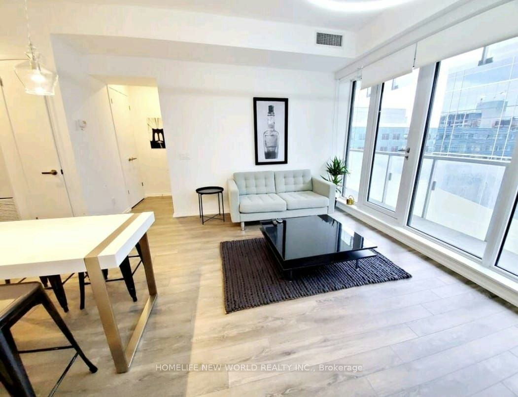 1806-197 Yonge Street, Toronto, ON, M5B 0C1 - 5