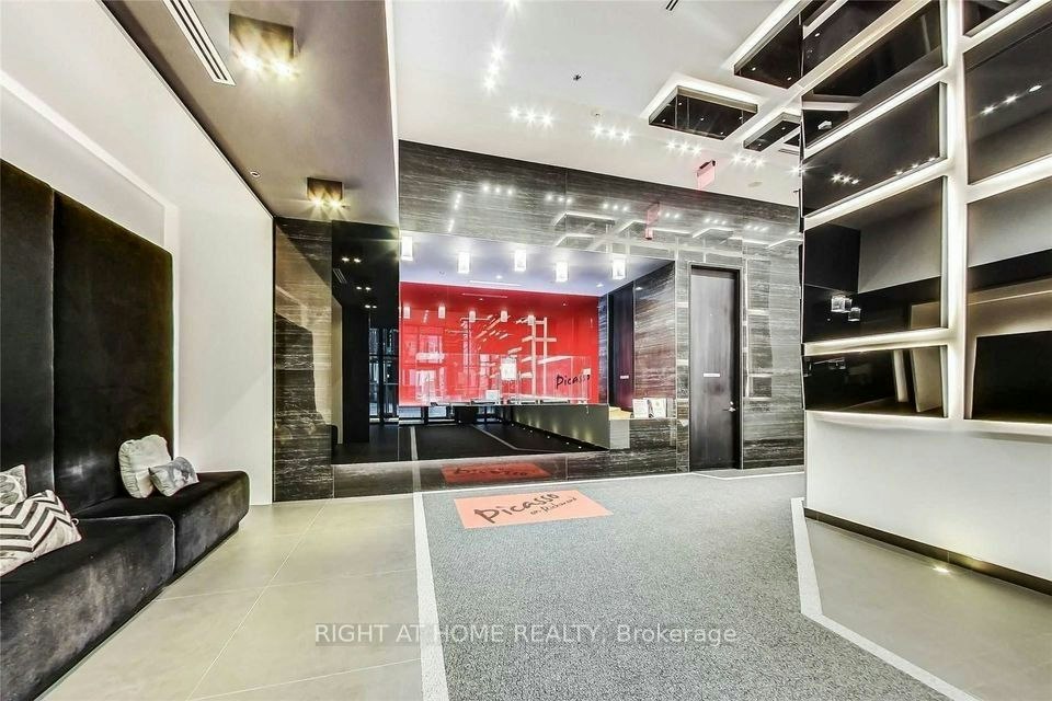 404-318 Richmond Street W, Toronto, ON, M5V 0B4 - 2