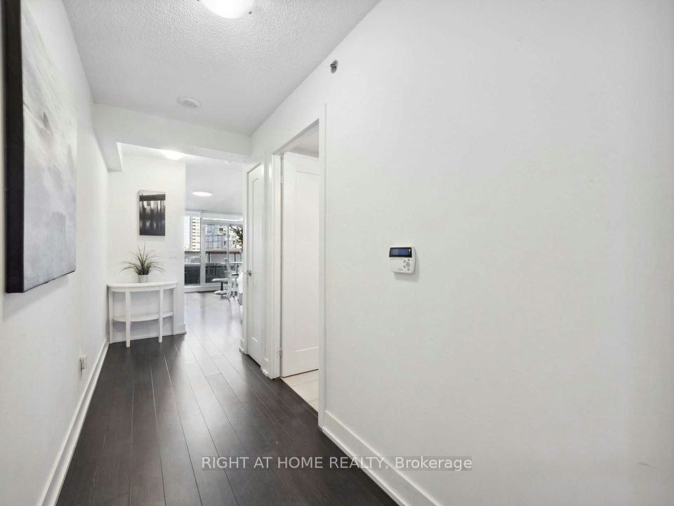 404-318 Richmond Street W, Toronto, ON, M5V 0B4 - 9