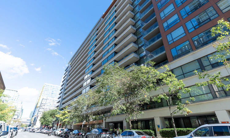 627-111 Elizabeth Street