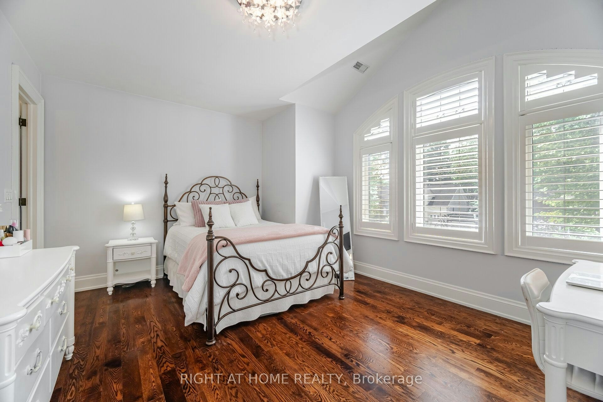 58 Johnston Avenue, Toronto, ON, M2N 1G8 - 17