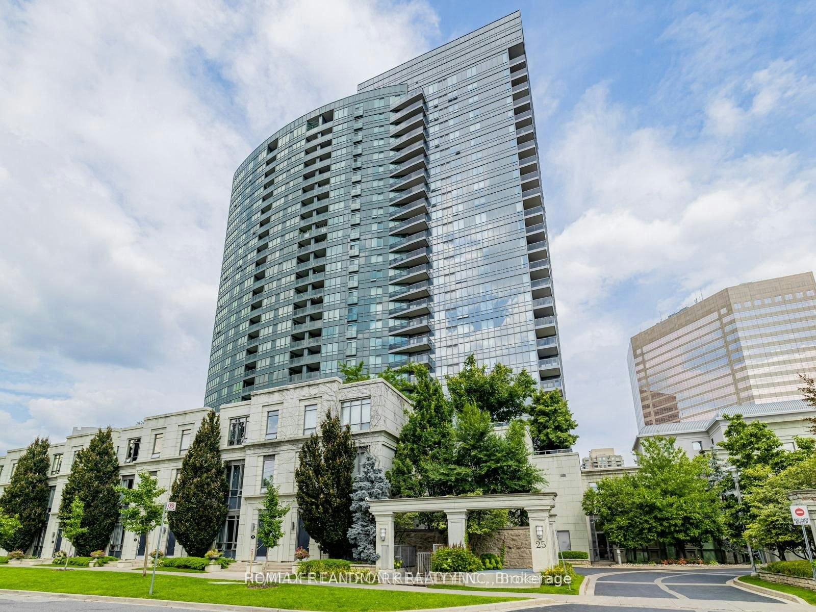 315-25 Greenview Avenue, Toronto, ON, M2M 0A5