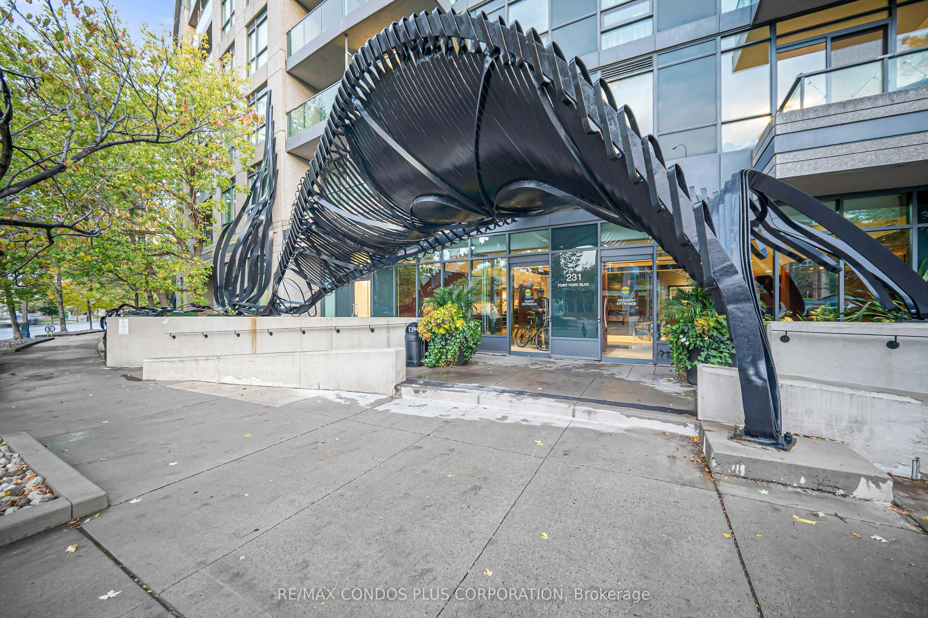 1609-231 Fort York Boulevard, Toronto, ON, M5V 1B2 - 2