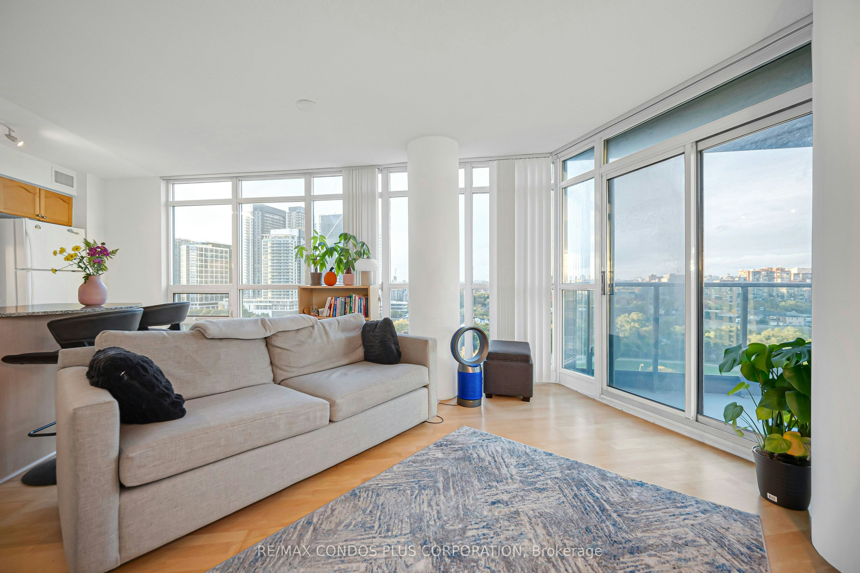 1609-231 Fort York Boulevard, Toronto, ON, M5V 1B2 - 4