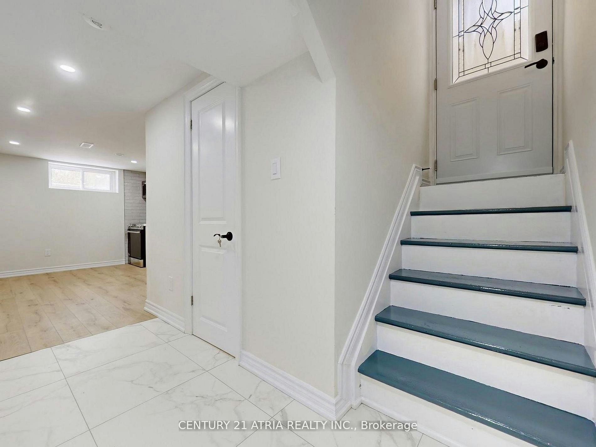 Lower B-57 Saddle Ridge Drive, Toronto, ON, M4A 1Z6 - 4