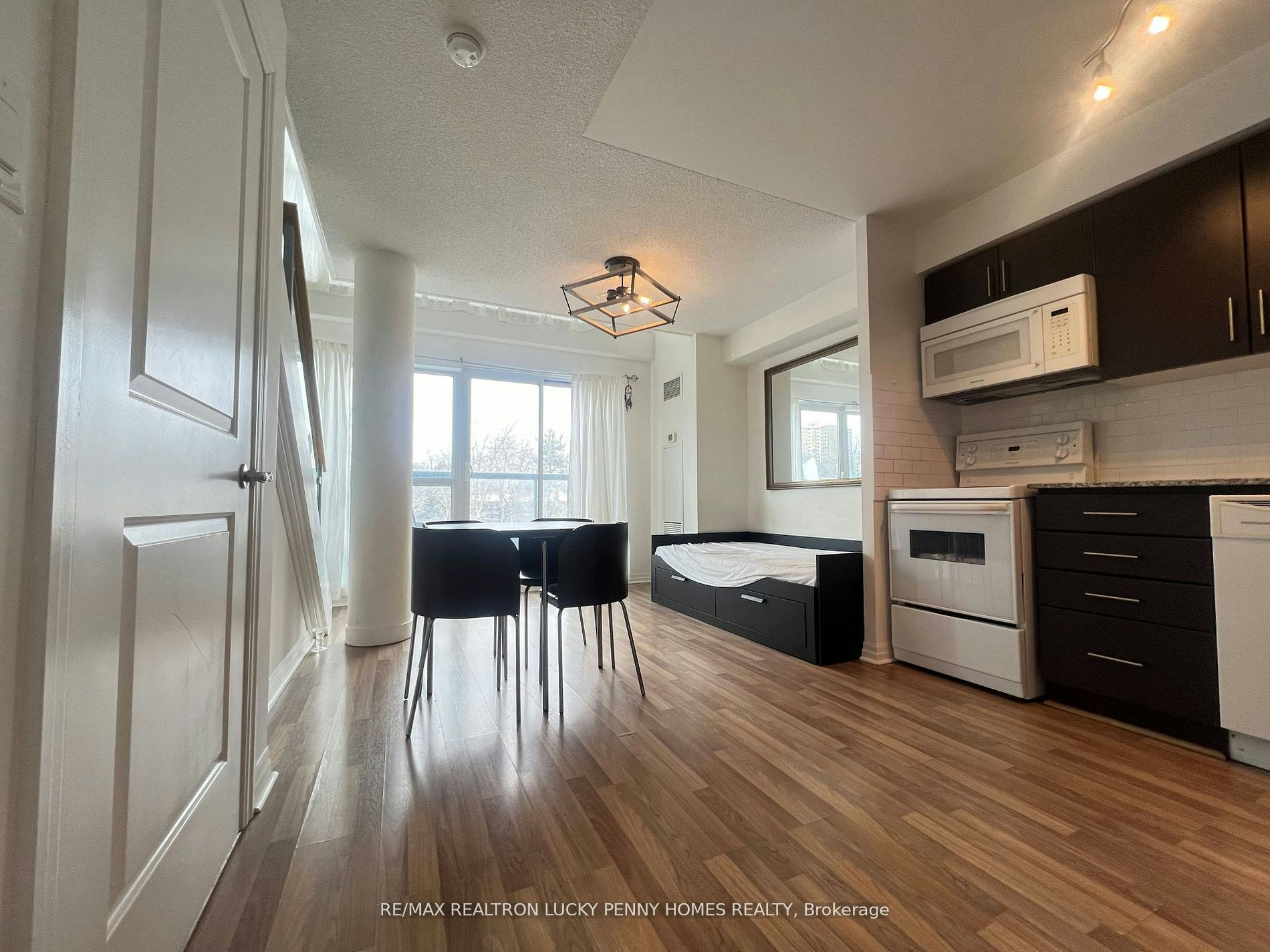 109-2035 Sheppard Avenue E, Toronto, ON, M2J 1W6 - 3