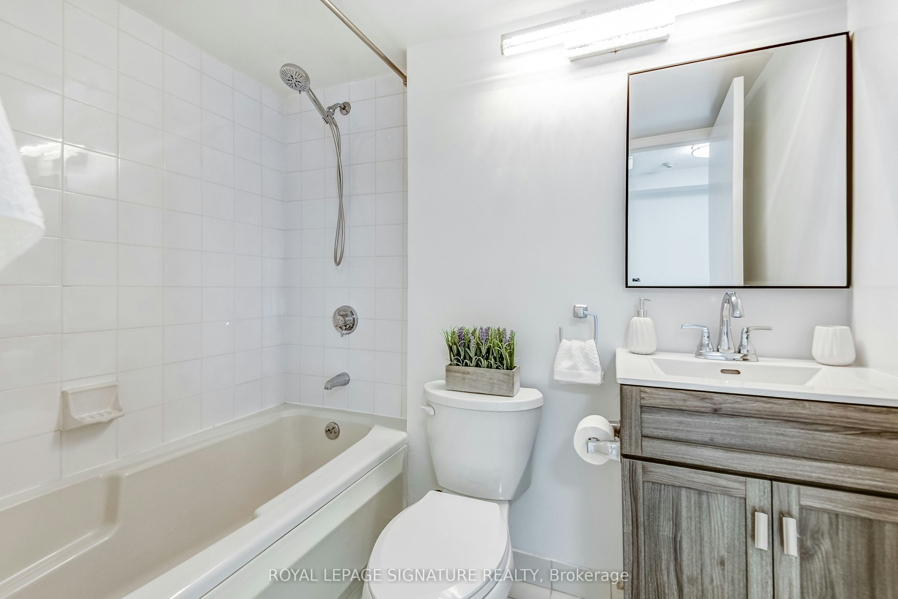 3111-10 Yonge Street, Toronto, ON, M5E 1R4 - 21