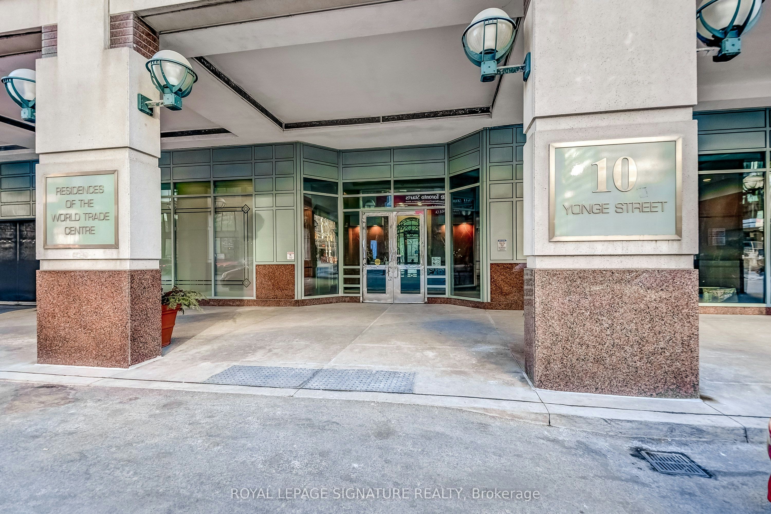 3111-10 Yonge Street, Toronto, ON, M5E 1R4 - 2