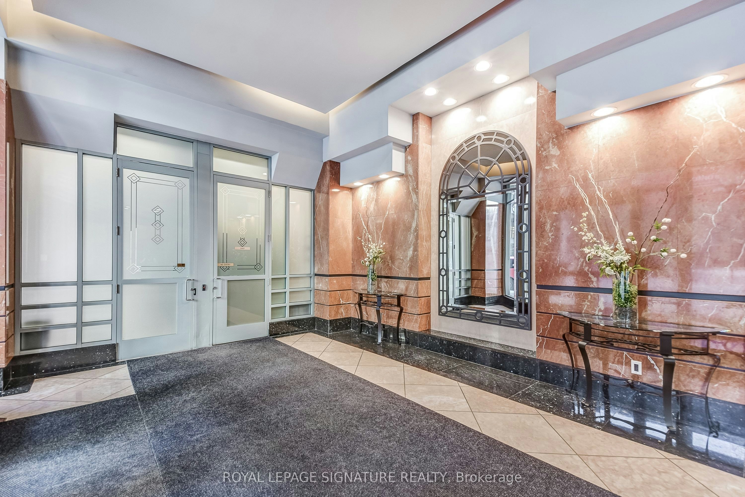 3111-10 Yonge Street, Toronto, ON, M5E 1R4 - 3