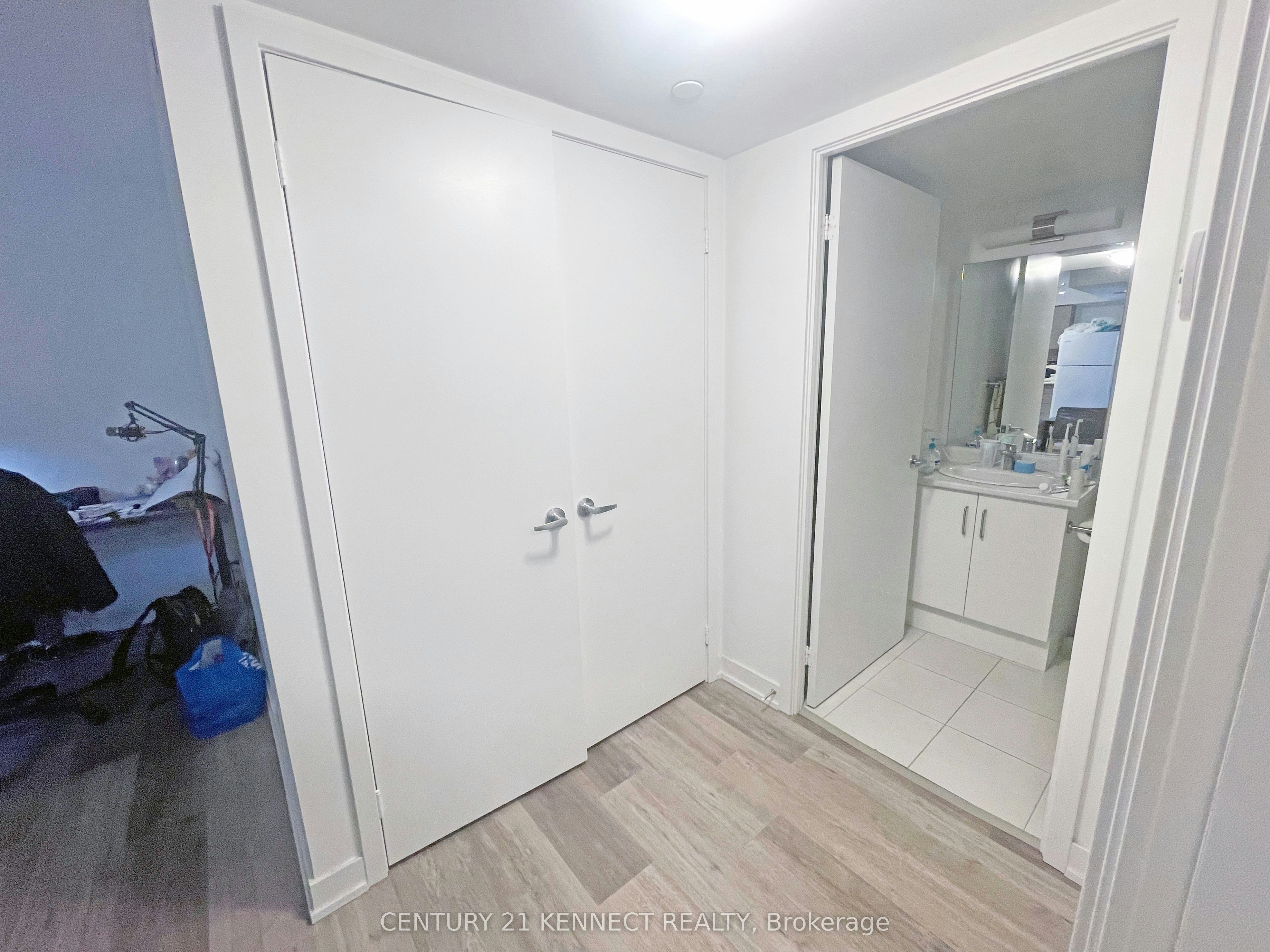 502R-231 College Street, Toronto, ON, M5T 1R4 - 11