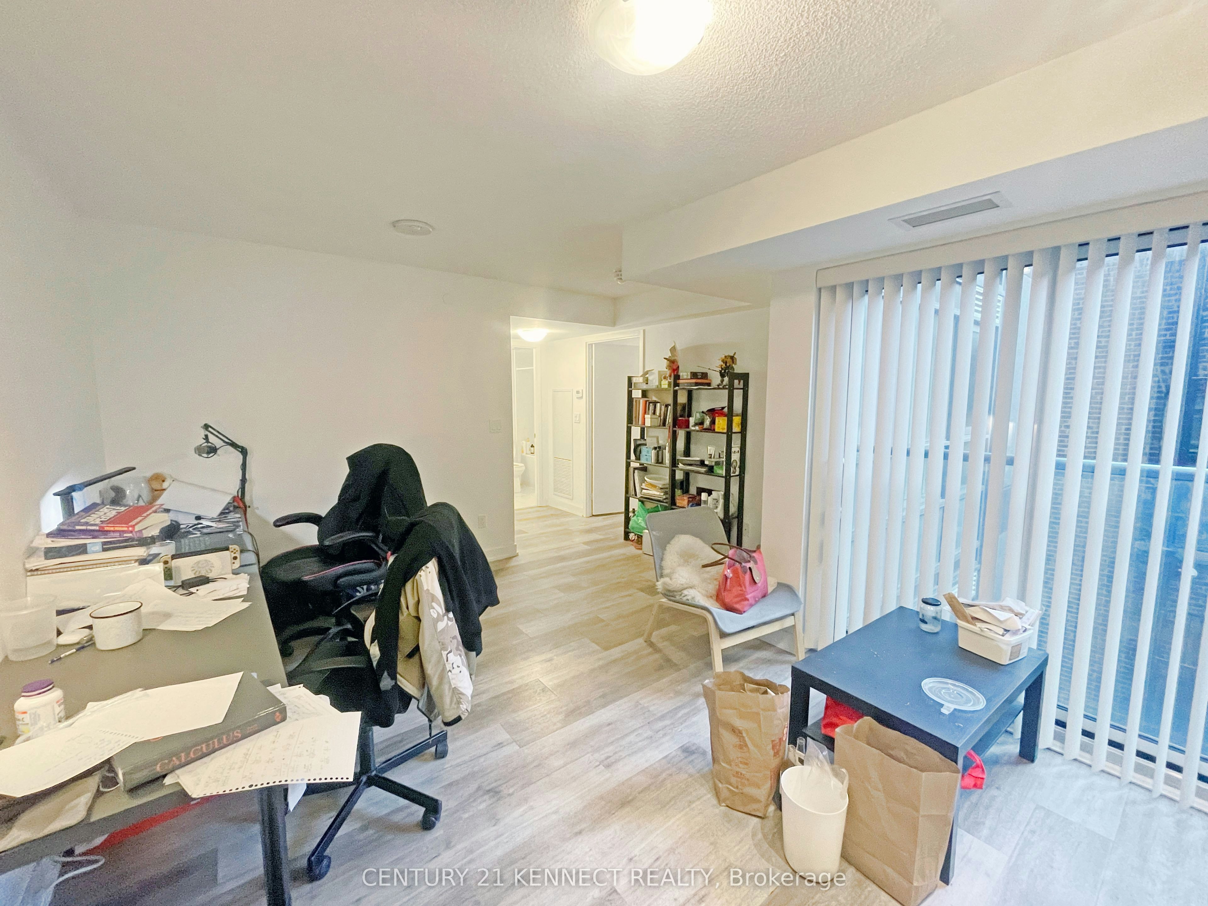 502R-231 College Street, Toronto, ON, M5T 1R4 - 5