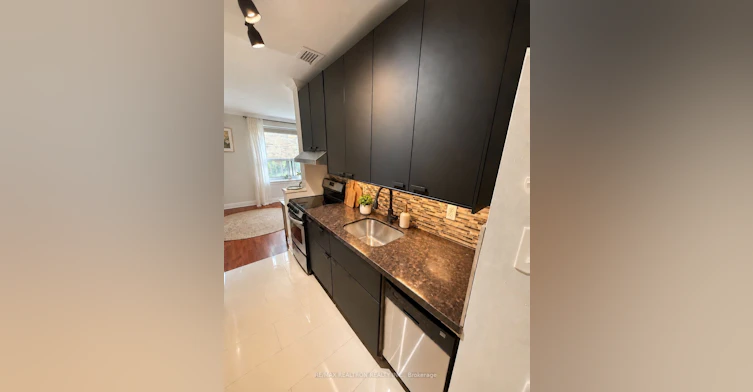 106-2 Ridelle Avenue, Toronto, ON, M6B 1H4 - 8