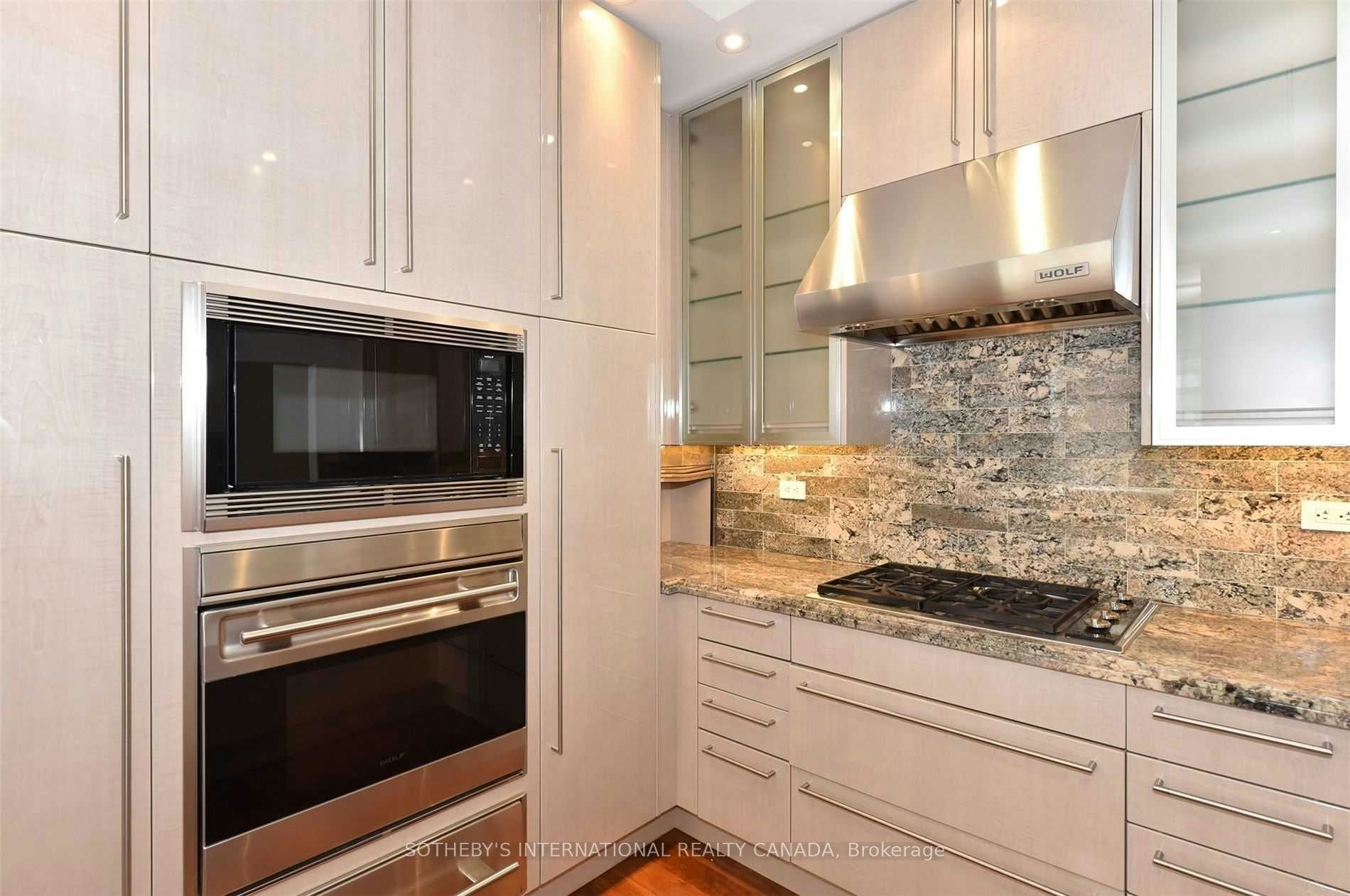 6D-1 St. Thomas Street, Toronto, ON, M5S 3M5 - 4