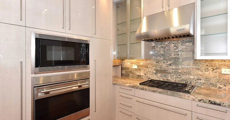 6D-1 St. Thomas Street, Toronto, ON, M5S 3M5 - 4