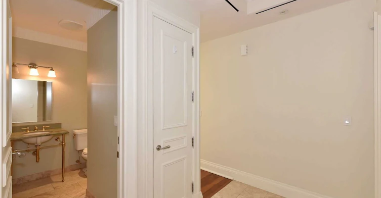 6D-1 St. Thomas Street, Toronto, ON, M5S 3M5 - 13