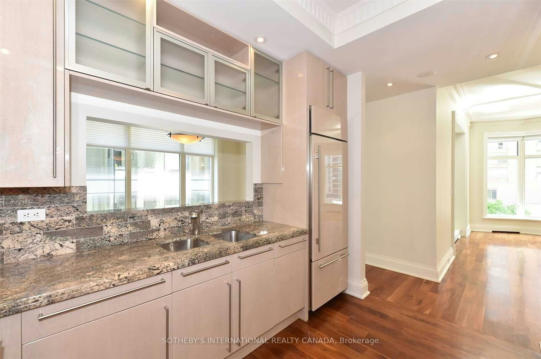 6D-1 St. Thomas Street, Toronto, ON, M5S 3M5 - 3