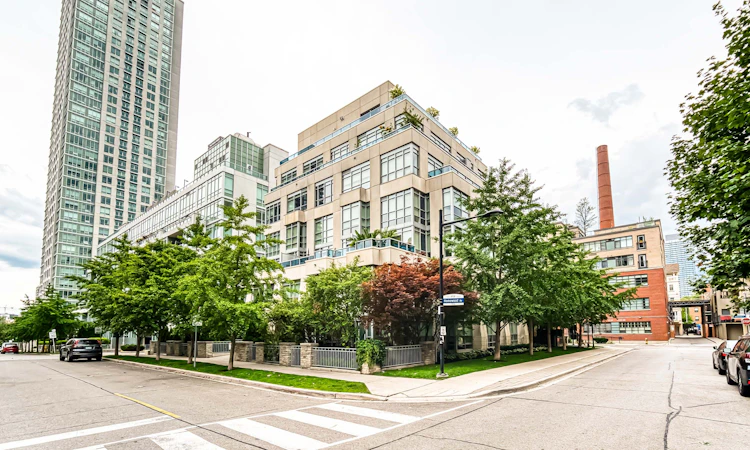 L101-150 Homewood Avenue