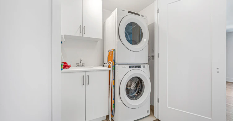 1219-25 Adra Grado Way, Toronto, ON, M2J 0H6 - 18