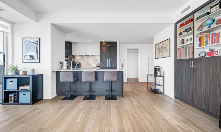 1219-25 Adra Grado Way