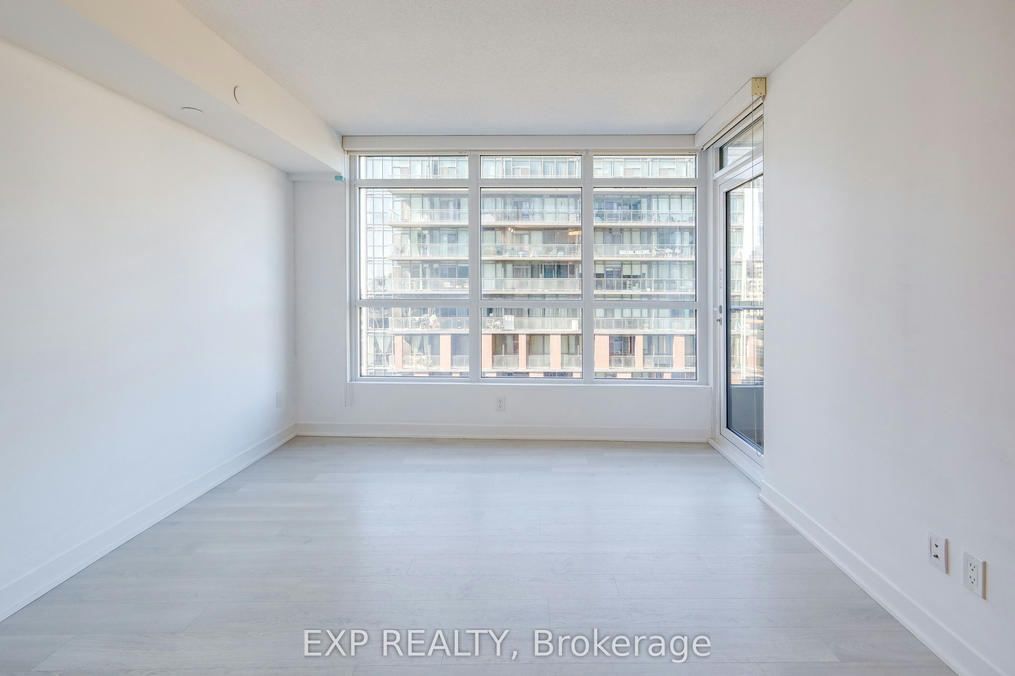 1015-80 Queens Wharf Road, Toronto, ON, M5V 0J2 - 2