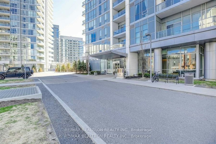 908-66 Forest Manor Road, Toronto, ON, M2J 1M6 - 2