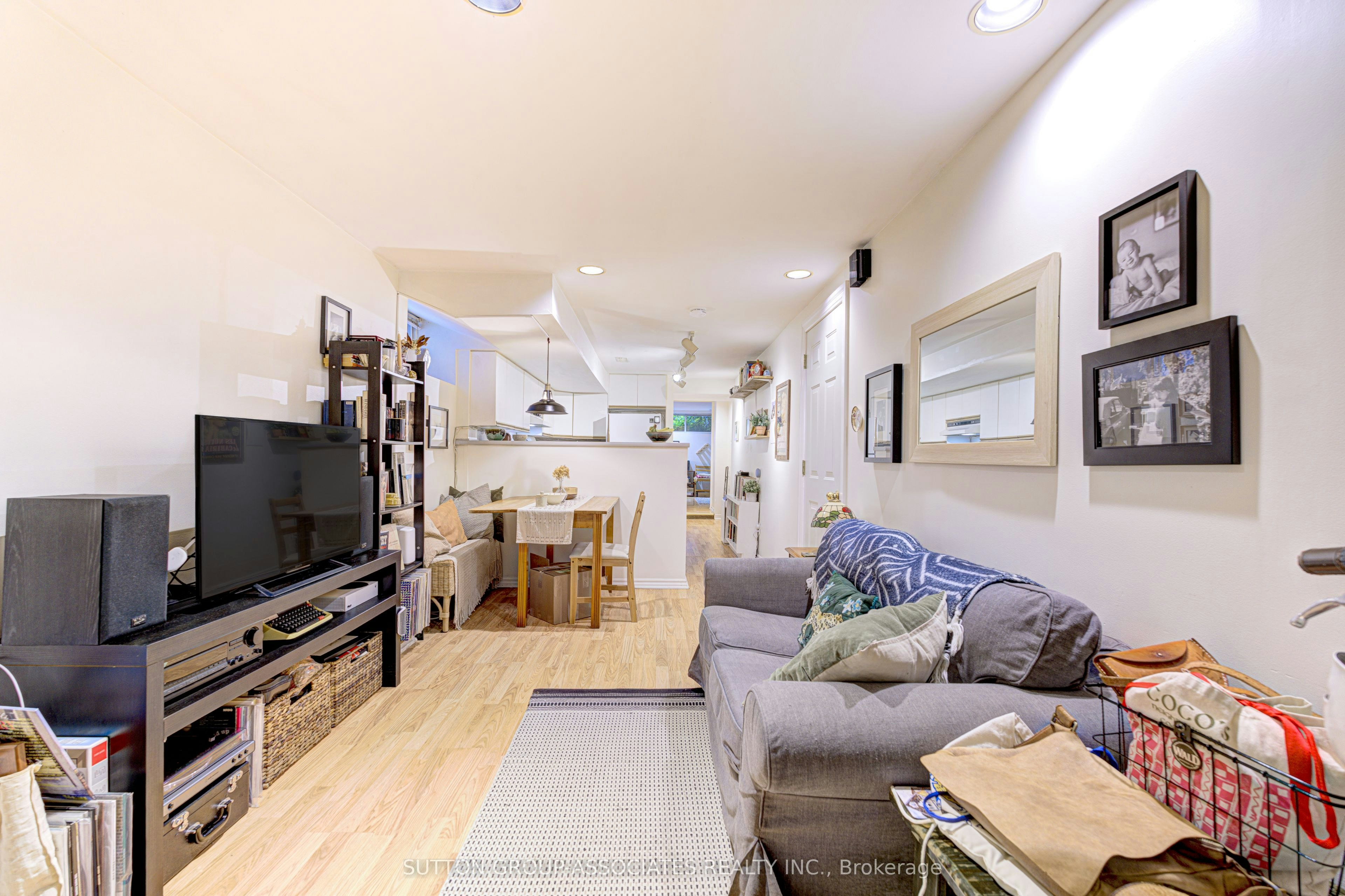 Basement-192 Albany Avenue, Toronto, ON, M5R 3C6 - 3