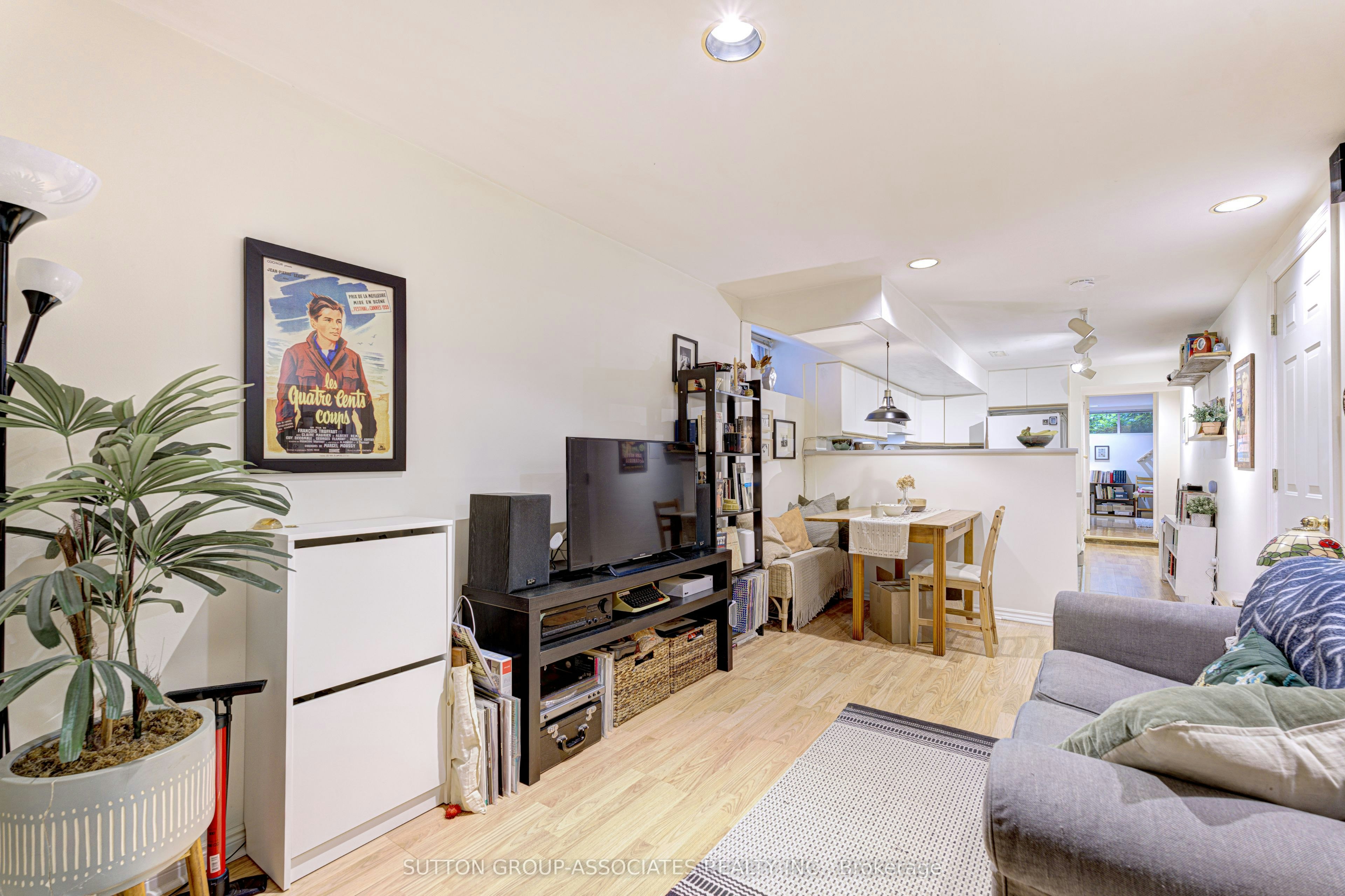 Basement-192 Albany Avenue, Toronto, ON, M5R 3C6 - 4