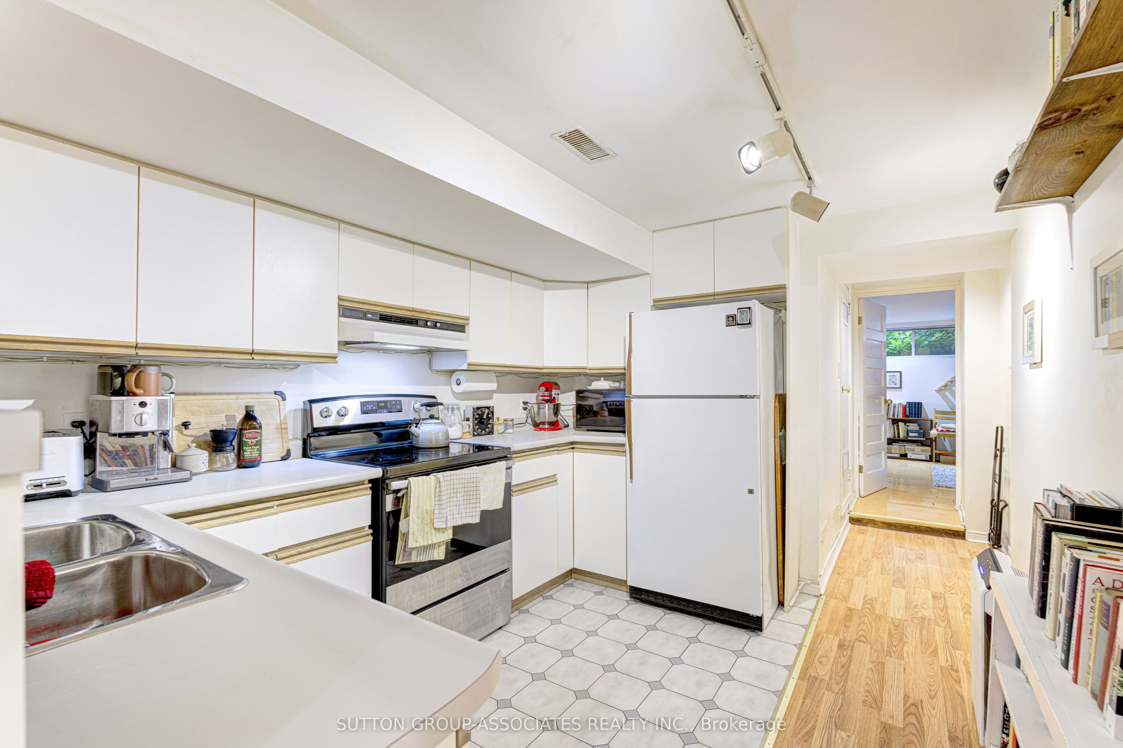 Basement-192 Albany Avenue, Toronto, ON, M5R 3C6 - 16