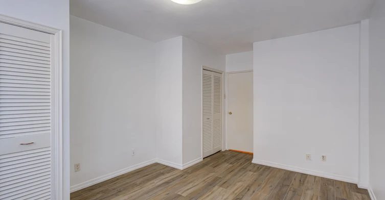 401-60 Montclair Avenue, Toronto, ON, M5P 1P7 - 9