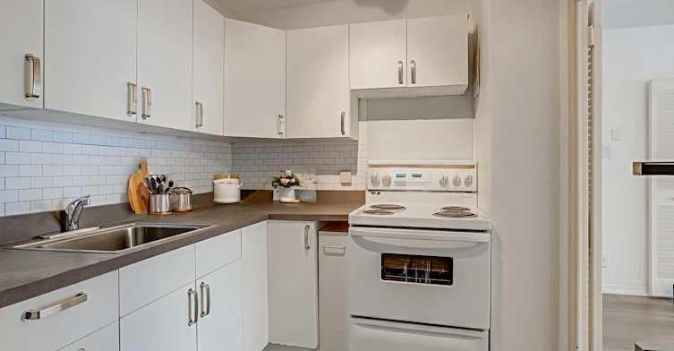 401-60 Montclair Avenue, Toronto, ON, M5P 1P7 - 10