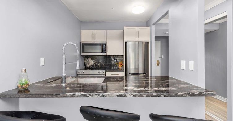 409-889 Bay Street, Toronto, ON, M5S 3K5 - 6