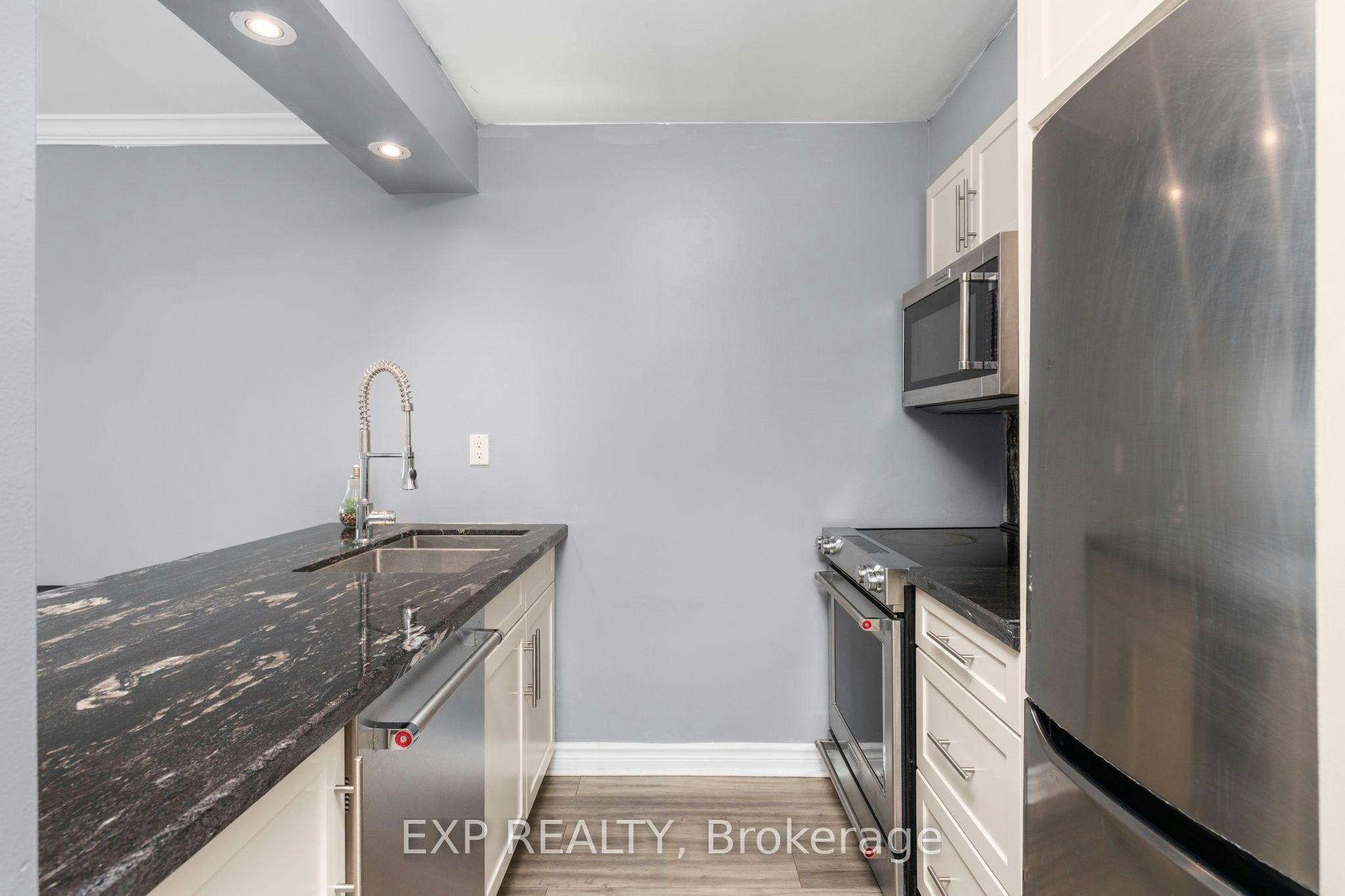 409-889 Bay Street, Toronto, ON, M5S 3K5 - 8