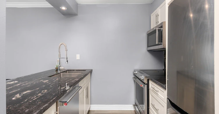 409-889 Bay Street, Toronto, ON, M5S 3K5 - 8